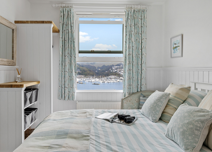 Kittiwake double bedroom sea views