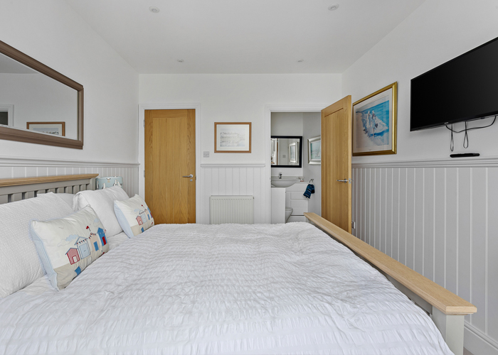 Kittiwake - king-size bed, sea views